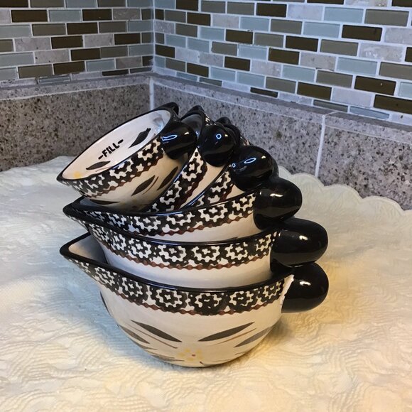 Temp-tations Measuring Cups in Old World Black - Picture 3 of 4